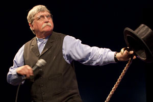 Warren onstage at the Minnesota State Fair - 2008